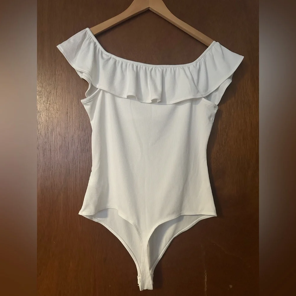 EXPRESS White Ruffle Bodysuit - Picture 2 of 2
